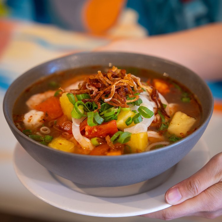 Hot and sour pho with pineapple and tomato